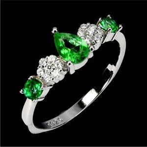 Elegant Green Topaz and Zircon Ring in 925 Sterling silver Sz 8